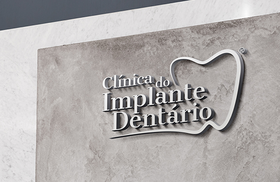 reclamo para clinica implante dentario